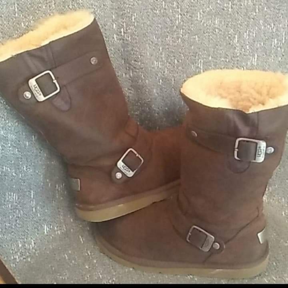 Ugg boots😍 - Picture 2 of 7
